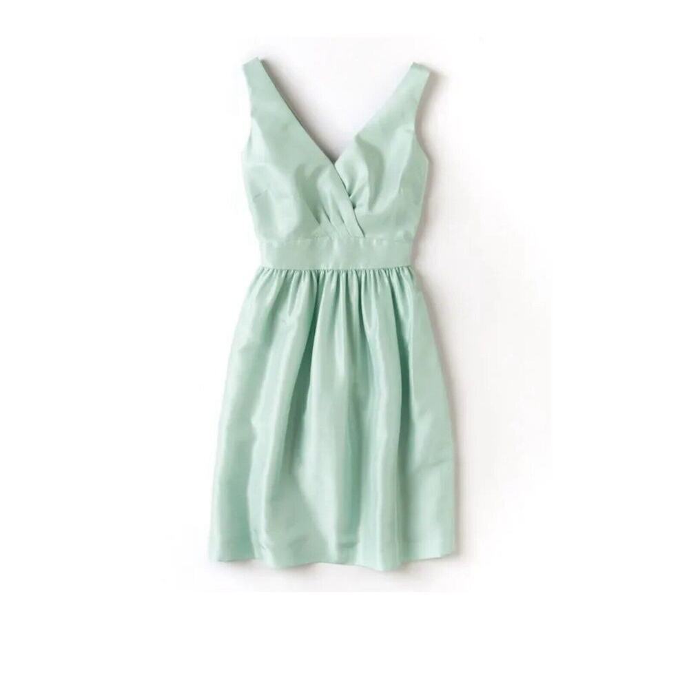 Boden 100% Silk Jasmine Fit & Flare Knee Length V-Neck Dress Sz 10 Pale‎ Green